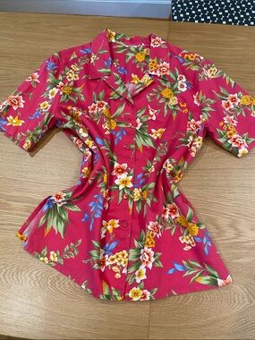 Hawaiian style shirt